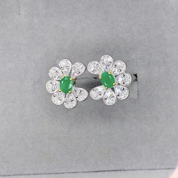 S925 Natural Zambian Emerald Flower Ring - Picture 2 of 16